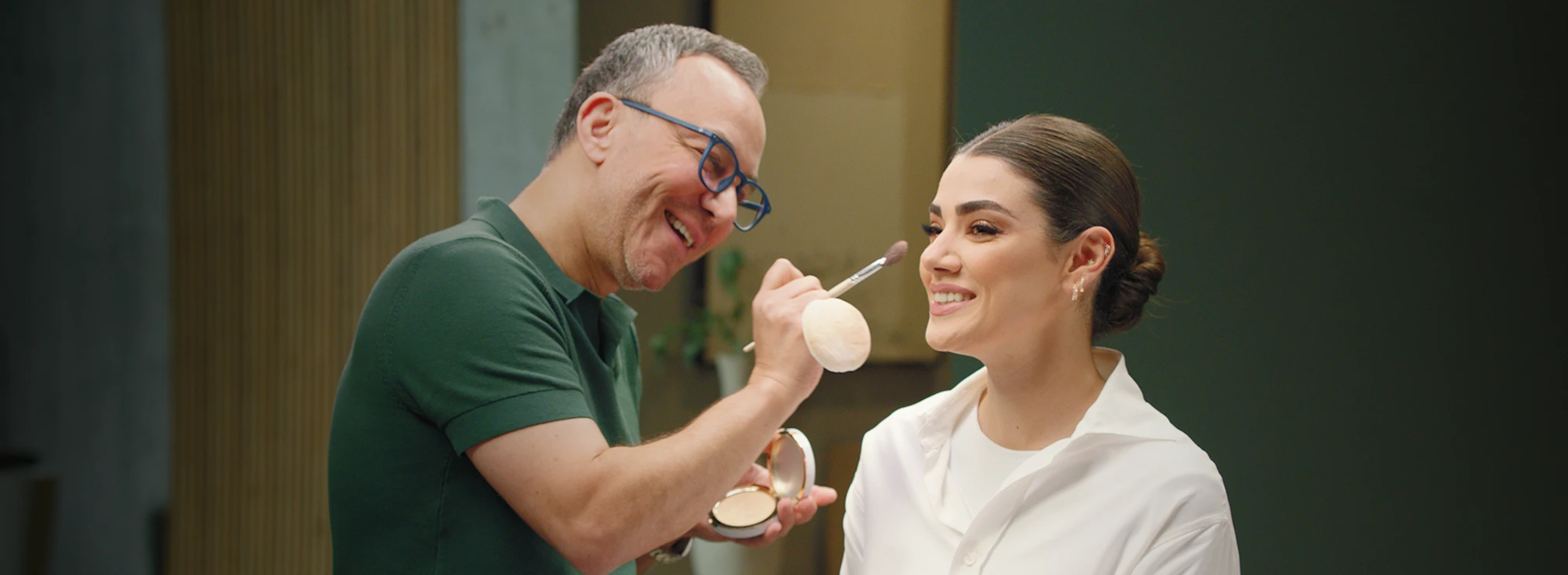 Everything you need to master bridal makeup in one class Image